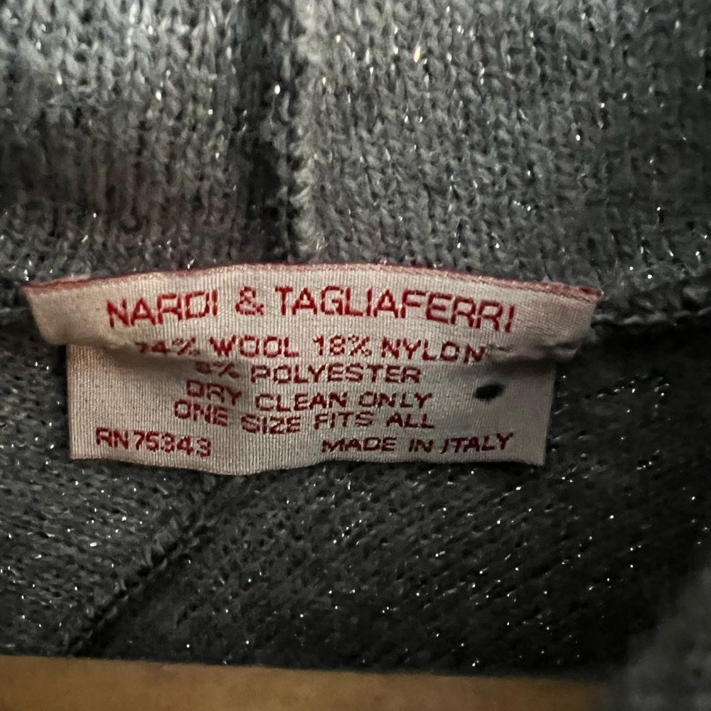 Wool Poncho/shawl/cape - Nardi & Tagliaferri brand made in Italy. - Picture 3 of 6